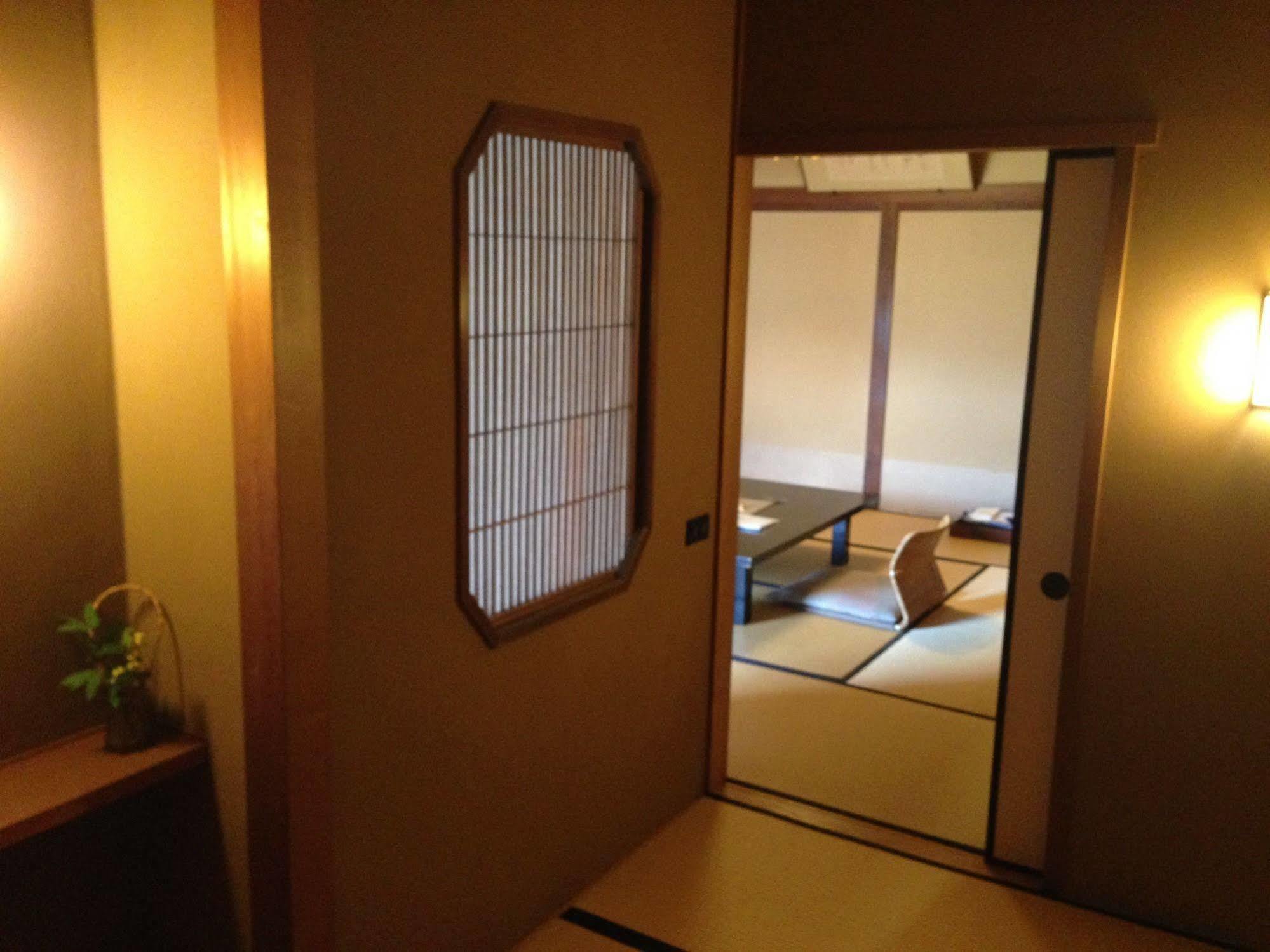 Hotel Yoyokaku Karacu Exteriér fotografie
